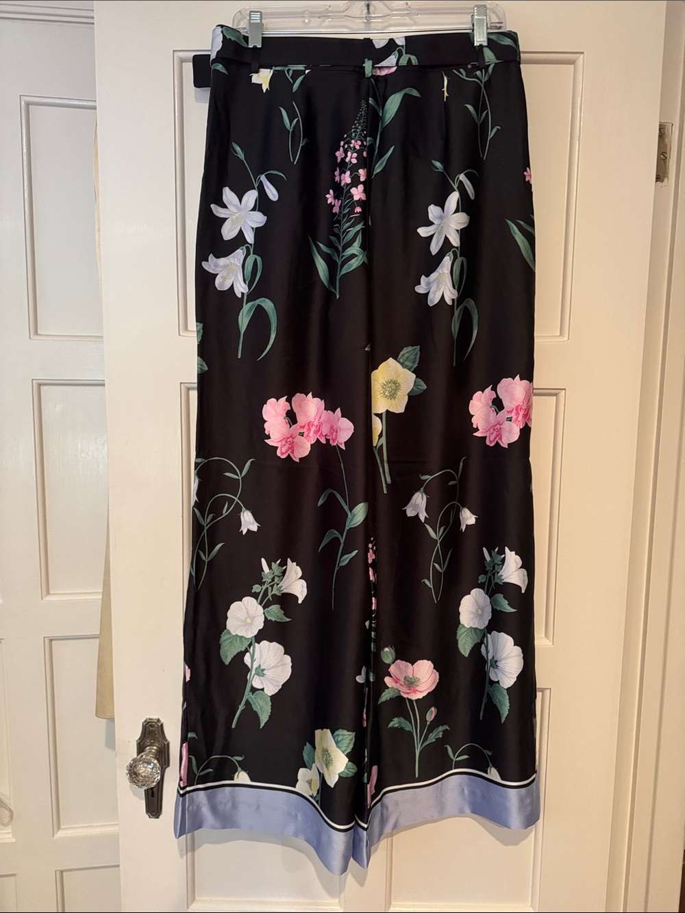 Ann Taylor The Floral Pleated Wide-Leg Pant in Satin 847179 - Picture 12 of 12